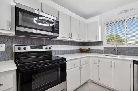 7770 Tahiti Ln #102, Lake Worth, FL 33467