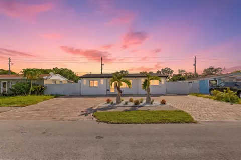 148 Browning E, West Palm Beach, FL 33406
