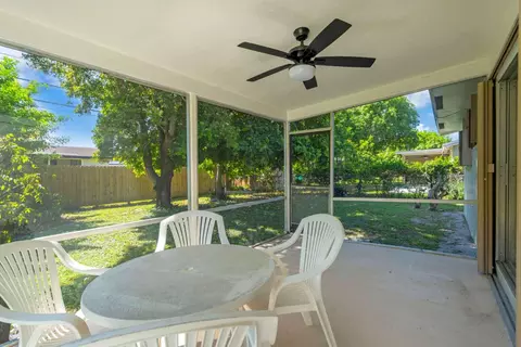 1150 NE 205th Ter, Miami, FL 33179