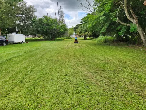 1006 N 14th St, Fort Pierce, FL 34950