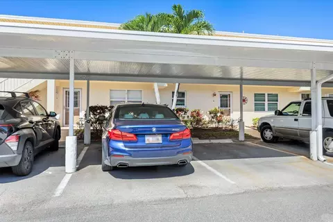 Exterior - 2950 SE Ocean Blvd, Stuart, FL 34996 photo 2 of 5