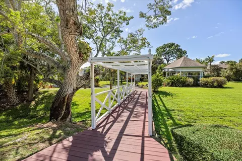 View/Area - 2950 SE Ocean Blvd, Stuart, FL 34996 photo 2 of 3