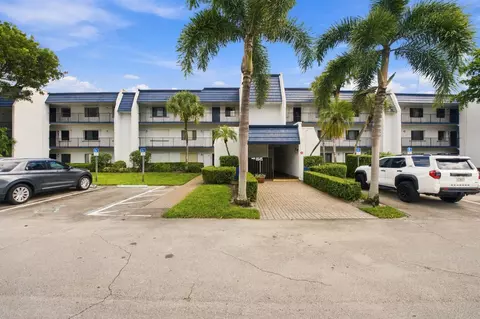 4545 Luxemburg Ct #303, Lake Worth, FL 33467