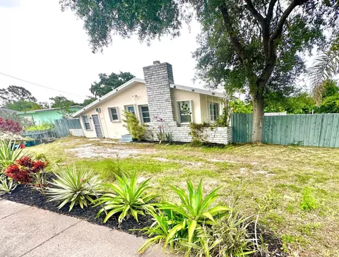 3006 N 25th St, Fort Pierce, FL 34946