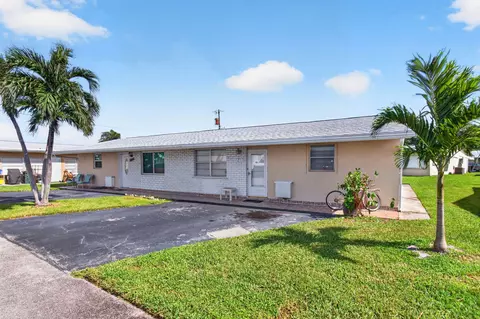 2703 Peer Ln, Delray Beach, FL 33445