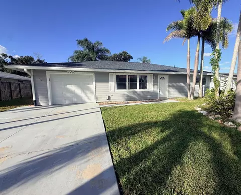 831 SE Carnival Ave, Port Saint Lucie, FL 34983