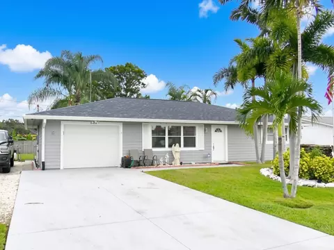 831 SE Carnival Ave, Port Saint Lucie, FL 34983