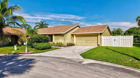 9528 Palisades Park Rd, Boca Raton, FL 33428
