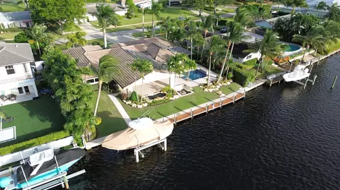 1005 Country Club Dr, North Palm Beach, FL 33408
