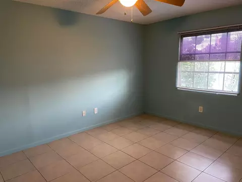 Bedroom - 950 S Kanner Hwy B-7 Hwy #B-7, Stuart, FL 34994 photo 3 of 3