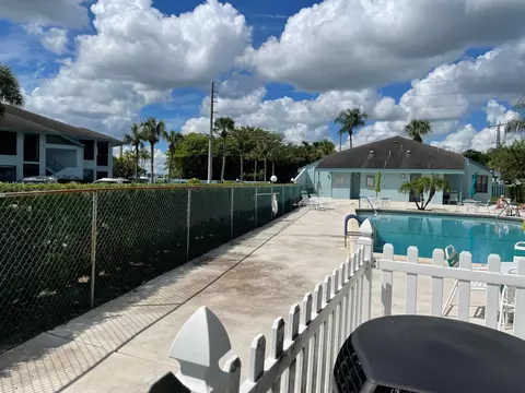 Exterior - 950 S Kanner Hwy B-7 Hwy #B-7, Stuart, FL 34994 photo 1 of 3