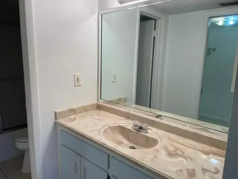 Bath - 950 S Kanner Hwy B-7 Hwy #B-7, Stuart, FL 34994 photo 2 of 3