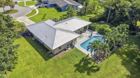 127 Raven Ct, Royal Palm Beach, FL 33411