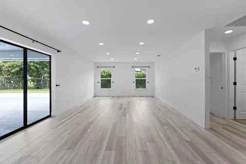 Living - 5008 SE Major Way, Stuart, FL 34997 photo 2 of 2