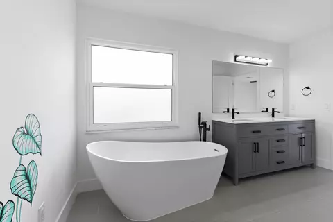 Bath - 5008 SE Major Way, Stuart, FL 34997 photo 3 of 4