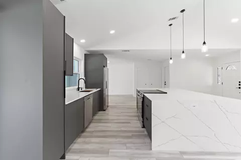 Kitchen - 5008 SE Major Way, Stuart, FL 34997 photo 5 of 6
