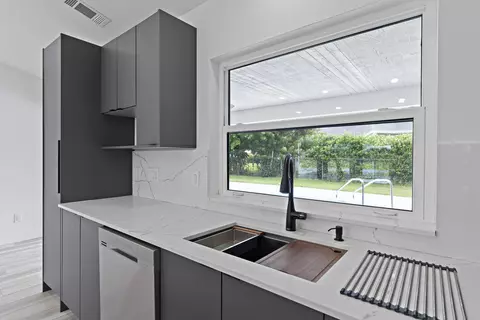Kitchen - 5008 SE Major Way, Stuart, FL 34997 photo 6 of 6