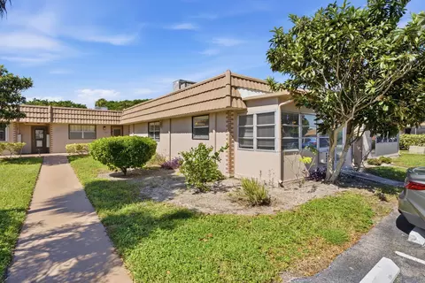 226 Seville Blvd, Delray Beach, FL 33446