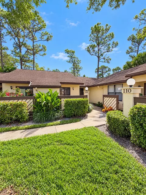 109 Roselle Ct, Royal Palm Beach, FL 33411