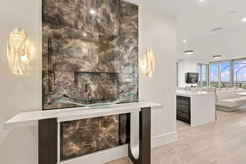 220 Lake Shore Dr #1423, West Palm Beach, FL 33403
