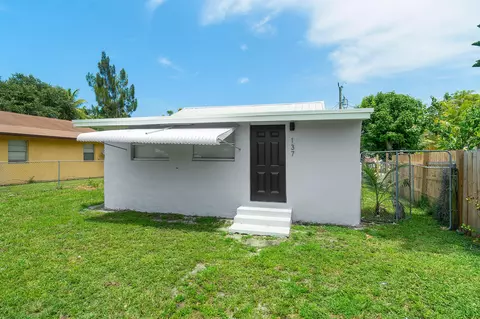 137 SW 9th Ave, Delray Beach, FL 33444