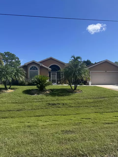 591 NW Grenada St, Port Saint Lucie, FL 34983