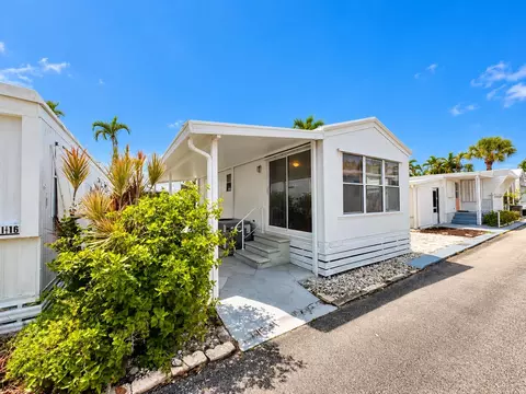 15 Hibiscus Dr #I, Briny Breezes, FL 33435
