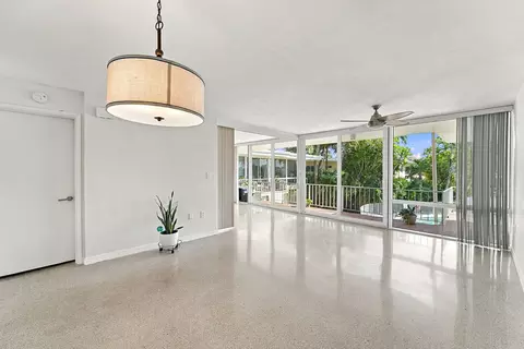 2725 NE 32nd Ave #7, Fort Lauderdale, FL 33308