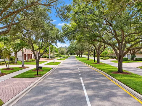 View/Area - 1776 Eagle Trace Blvd W, Coral Springs, FL 33071 photo 6 of 15
