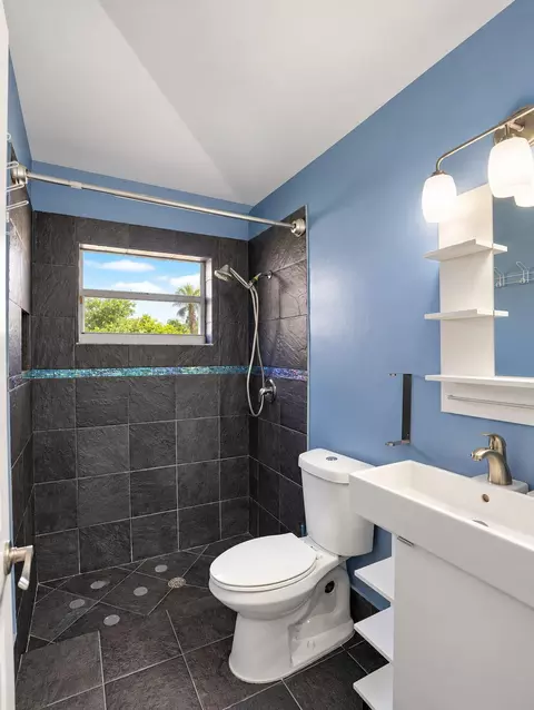Bath - 1776 Eagle Trace Blvd W, Coral Springs, FL 33071 photo 8 of 9