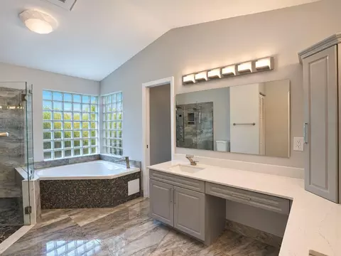 Bath - 1776 Eagle Trace Blvd W, Coral Springs, FL 33071 photo 2 of 9