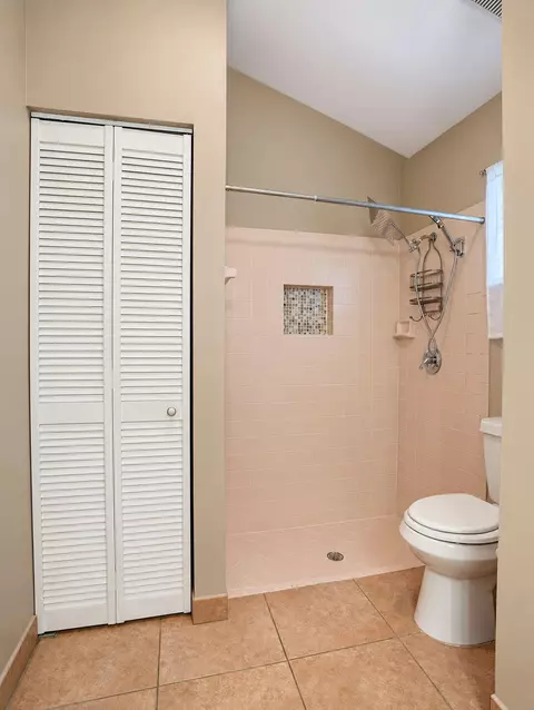 Bath - 1776 Eagle Trace Blvd W, Coral Springs, FL 33071 photo 6 of 9
