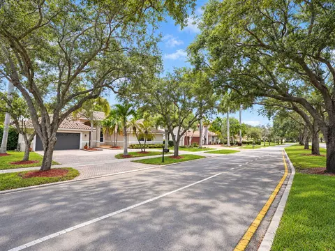 View/Area - 1776 Eagle Trace Blvd W, Coral Springs, FL 33071 photo 5 of 15
