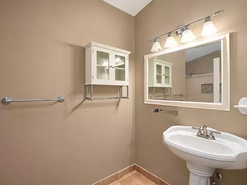 Bath - 1776 Eagle Trace Blvd W, Coral Springs, FL 33071 photo 5 of 9
