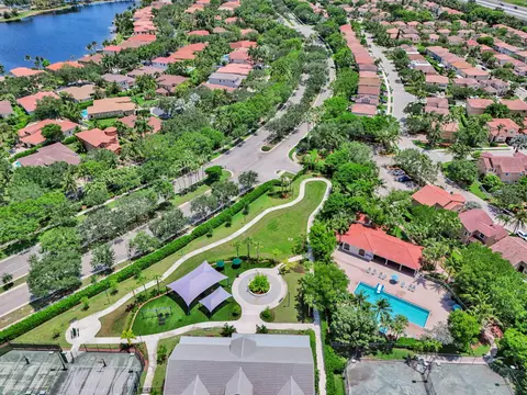 View/Area - 1776 Eagle Trace Blvd W, Coral Springs, FL 33071 photo 9 of 15