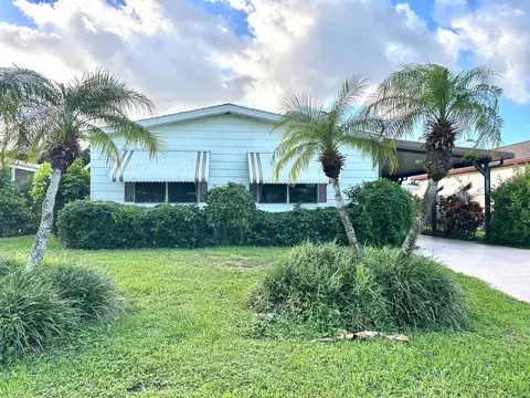 6978 SE Delegate St, Hobe Sound, FL 33455