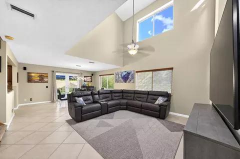 9871 NW 5th Pl, Plantation, FL 33324