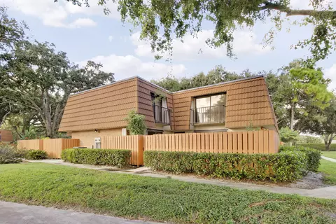 231 Charter Way, West Palm Beach, FL 33407