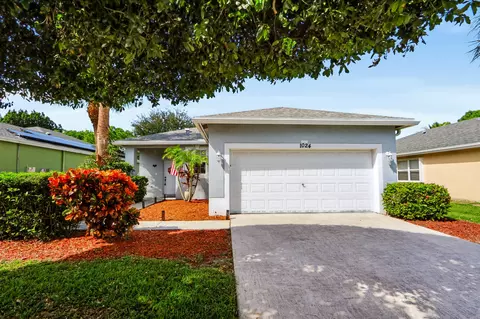 1024 Park Hill Dr, Haverhill, FL 33417