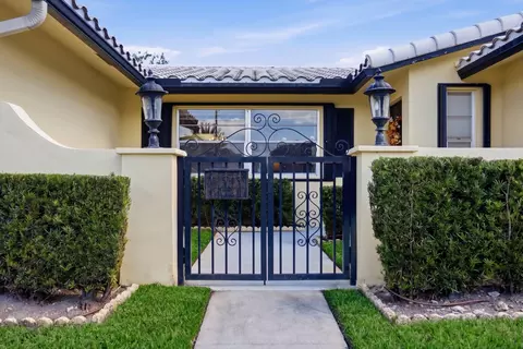 1900 NW 43rd St, Oakland Park, FL 33309