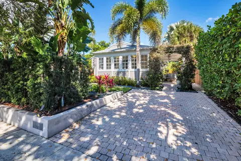 859 Sunset Rd, West Palm Beach, FL 33401