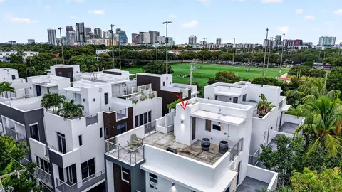 714 NE 14th Ave #103, Fort Lauderdale, FL 33304