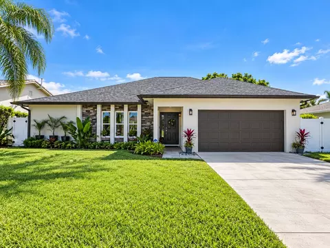 5052 Woodstone Cir N, Lake Worth, FL 33463