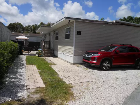 4633 SW 73rd Ave #17, Davie, FL 33314