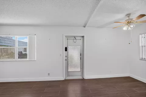 Living - 152 Valencia G Blvd, Delray Beach, FL 33446 photo 4 of 5