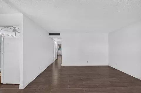 Living - 152 Valencia G Blvd, Delray Beach, FL 33446 photo 1 of 5