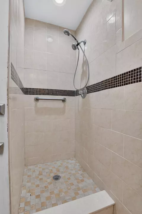 Bath - 152 Valencia G Blvd, Delray Beach, FL 33446 photo 2 of 3
