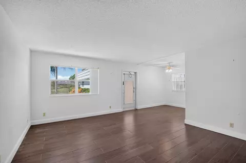 Living - 152 Valencia G Blvd, Delray Beach, FL 33446 photo 3 of 5