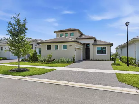 8450 SW Fattori Way, Port Saint Lucie, FL 34987