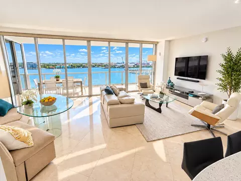 400 Alton Rd #1704, Miami Beach, FL 33139
